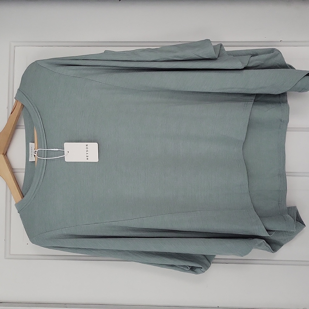 Women's NWT Heyson flowy top size S/M
